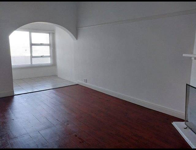 2 BEDROOM PROPERTY TO RENT IN FISH HOEK